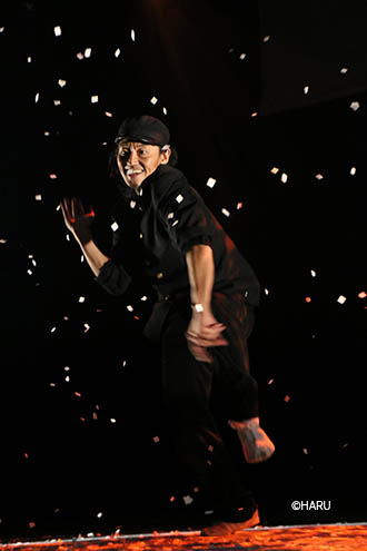 近藤良平 「沈黙の春」 C)HARU